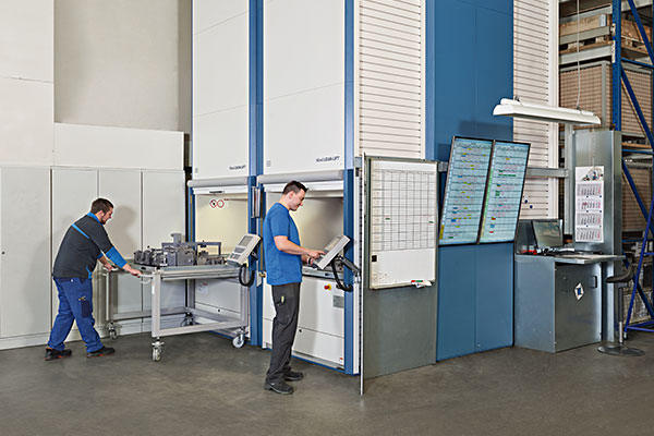 In addition to the Lockomat®, two Hänel Lean-Lifts® provide space-saving and protected storage for large tools, equipment, jigs and fixtures
